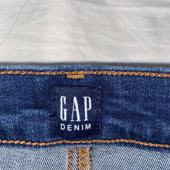 Gap Denim Woman’s Jeans - Picture 2 of 5